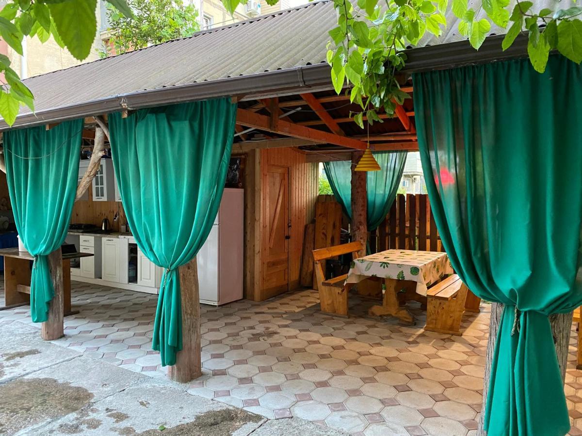 Sun Hotel Guest House Pizunda Bagian luar foto