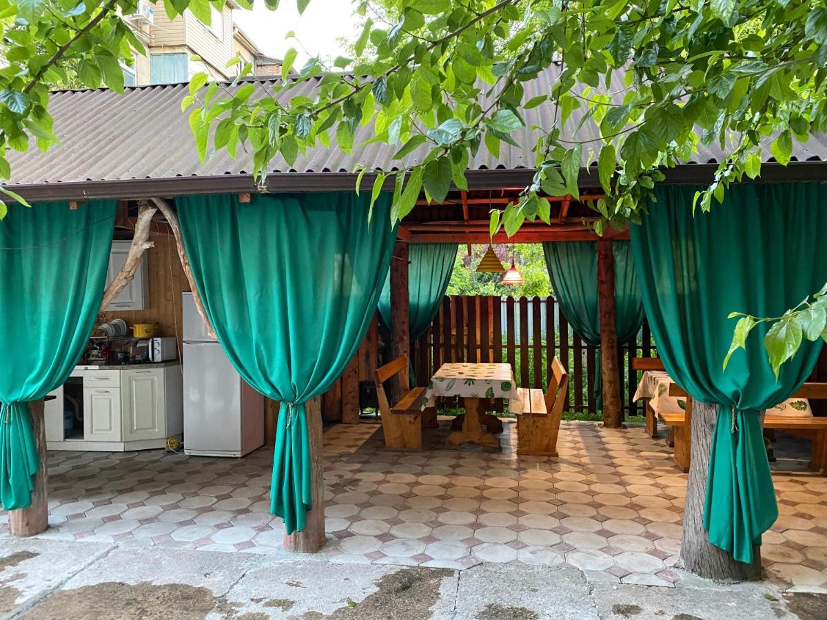 Sun Hotel Guest House Pizunda Bagian luar foto